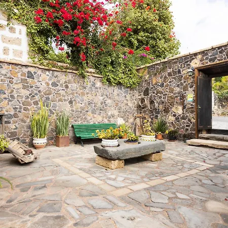 维拉德拉霍亚乡村旅馆 * 圣米格尔德阿沃纳